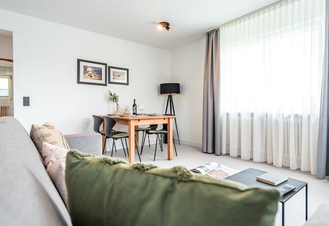 Stuub Hinterzarten Ferienwohnung Wohnbereich Tisch