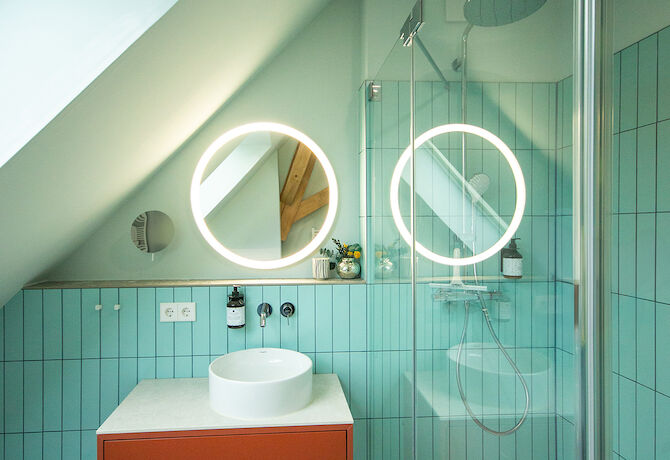 Stuub Schluchsee Badezimmer Dachschraege