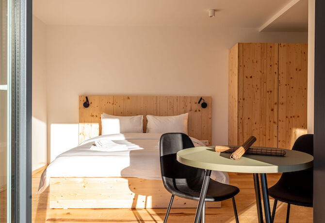 Stuub Saig Studio Wohnbereich Bett